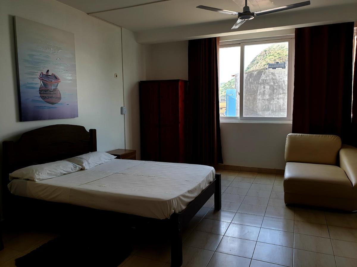Guest House Mangui Baxu Rooms & Apartment Tarrafal  Esterno foto