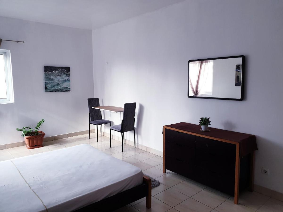 Guest House Mangui Baxu Rooms & Apartment Tarrafal  Esterno foto