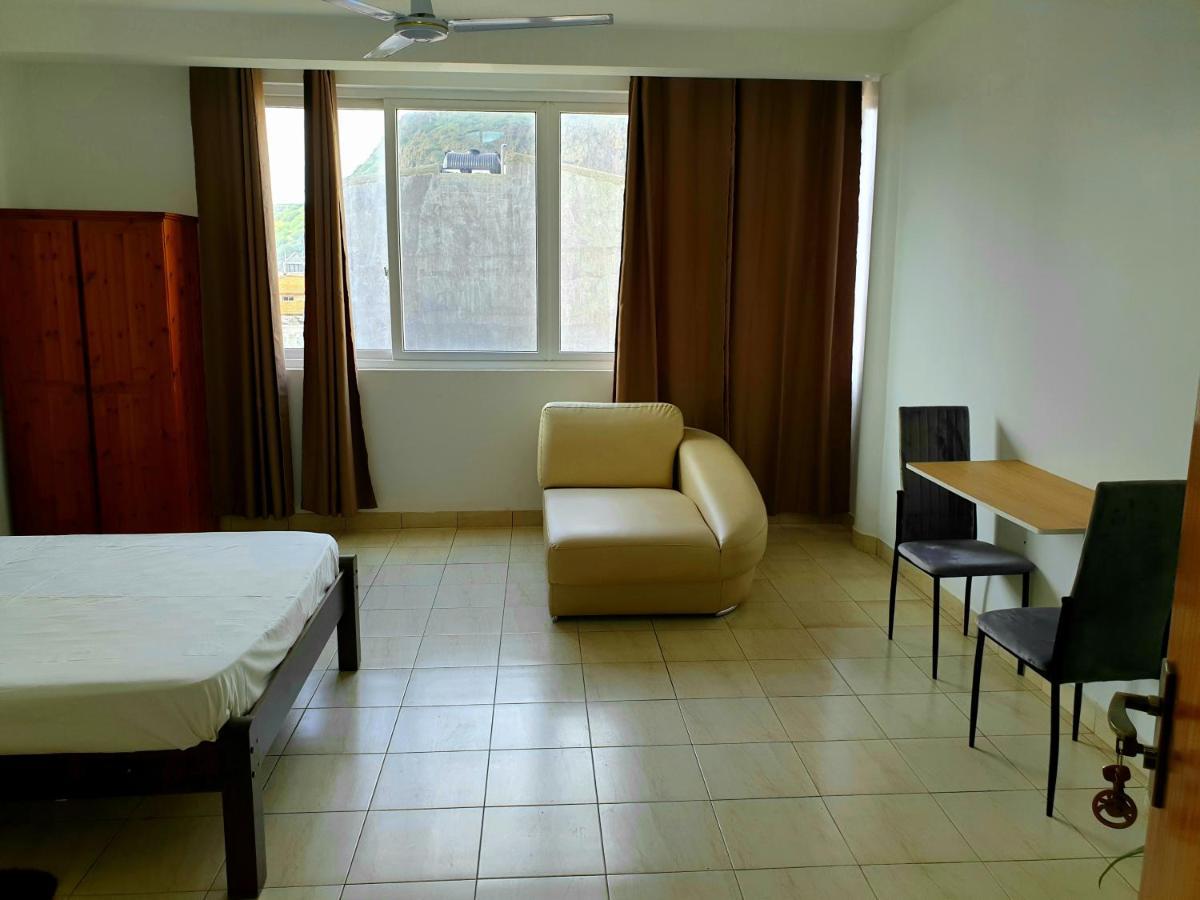 Guest House Mangui Baxu Rooms & Apartment Tarrafal  Esterno foto