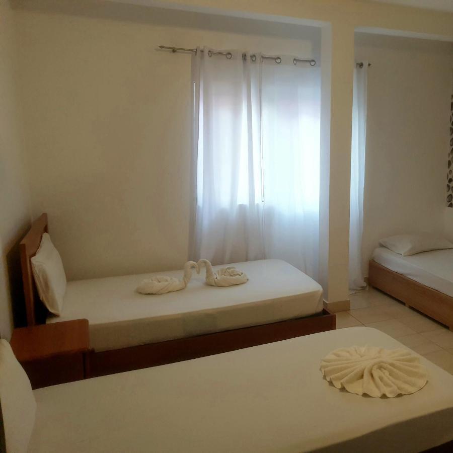Guest House Mangui Baxu Rooms & Apartment Tarrafal  Esterno foto
